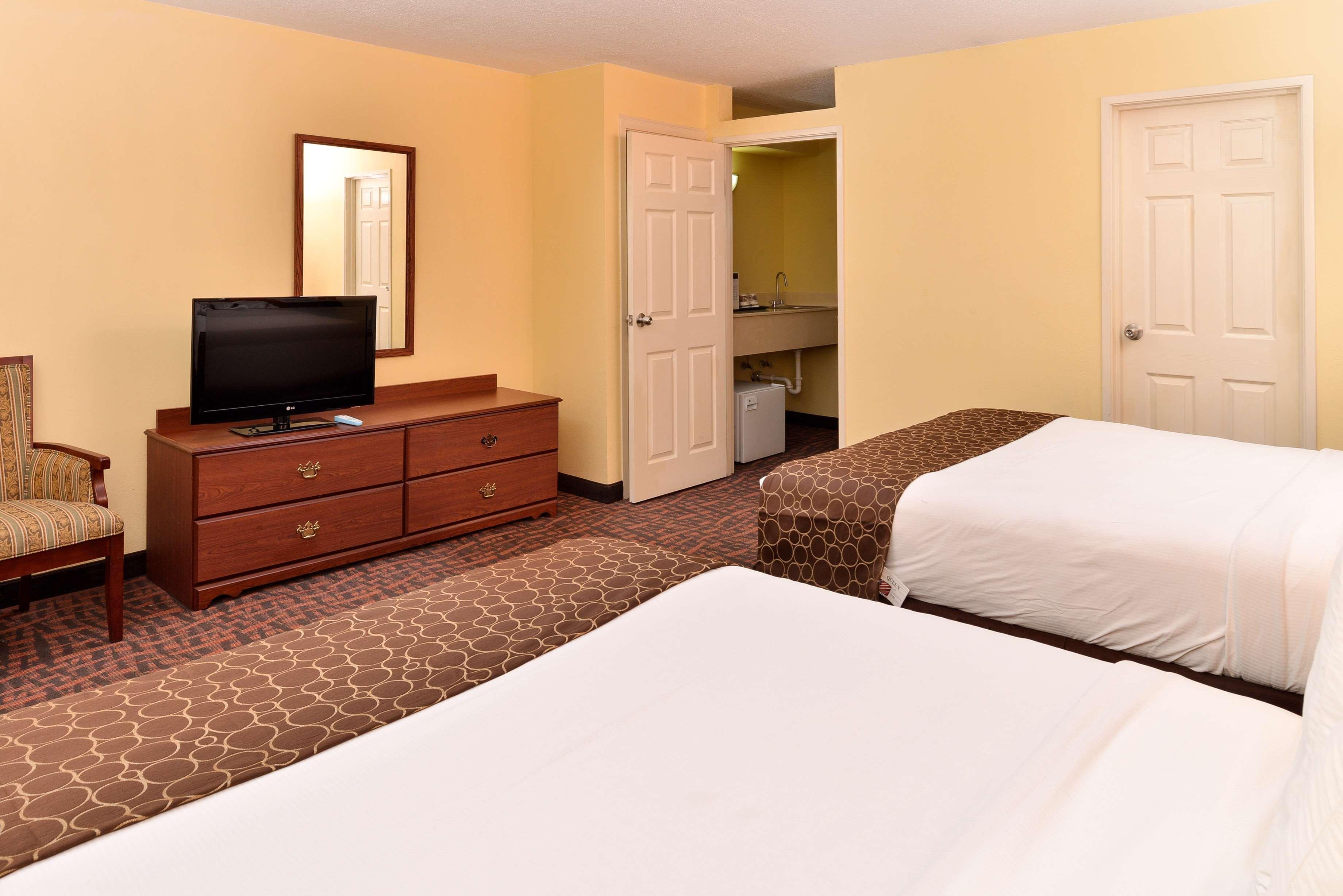 Best Western Louisville East Inn & Suites Eksteriør bilde