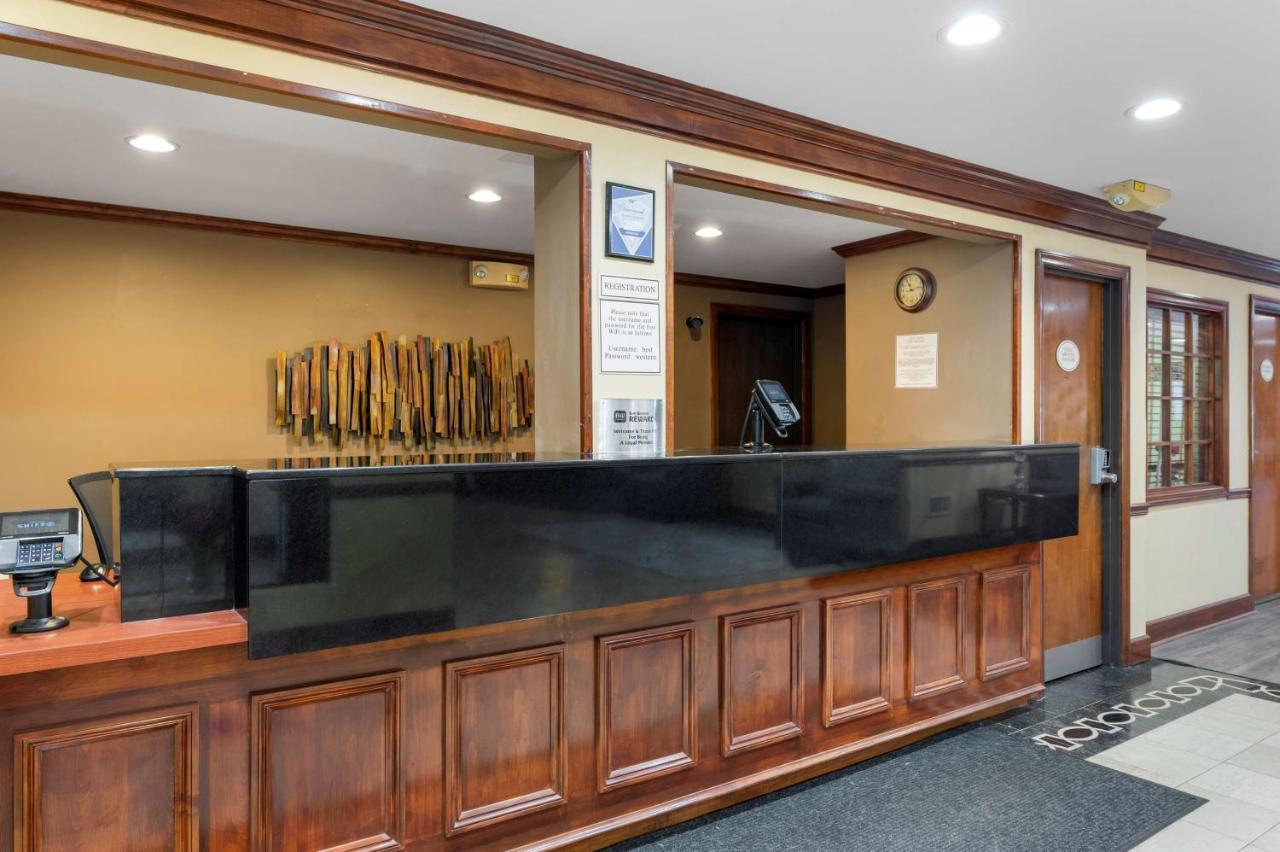 Best Western Louisville East Inn & Suites Eksteriør bilde
