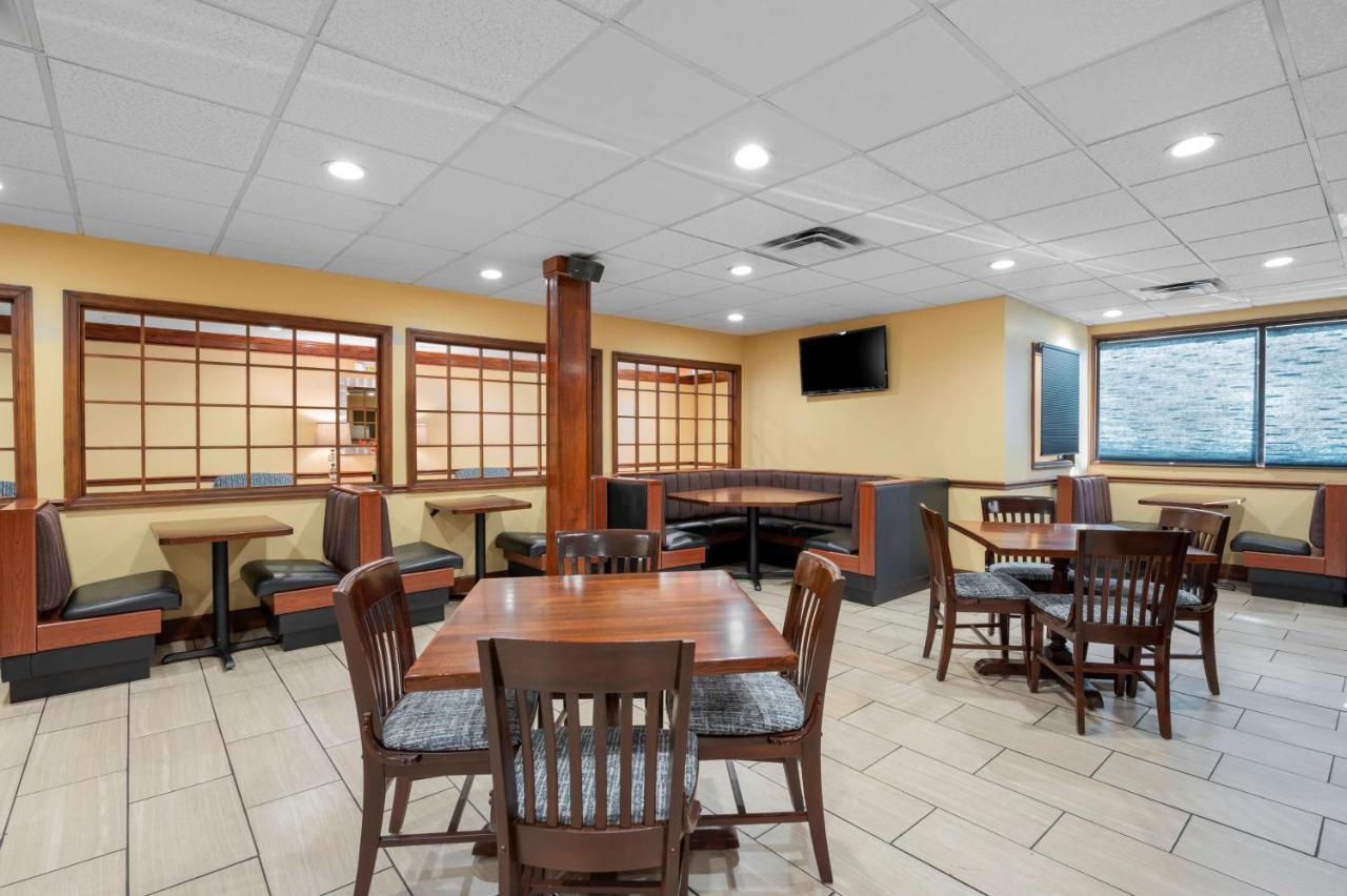 Best Western Louisville East Inn & Suites Eksteriør bilde