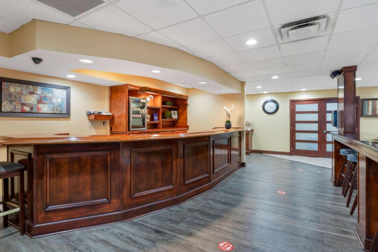 Best Western Louisville East Inn & Suites Eksteriør bilde