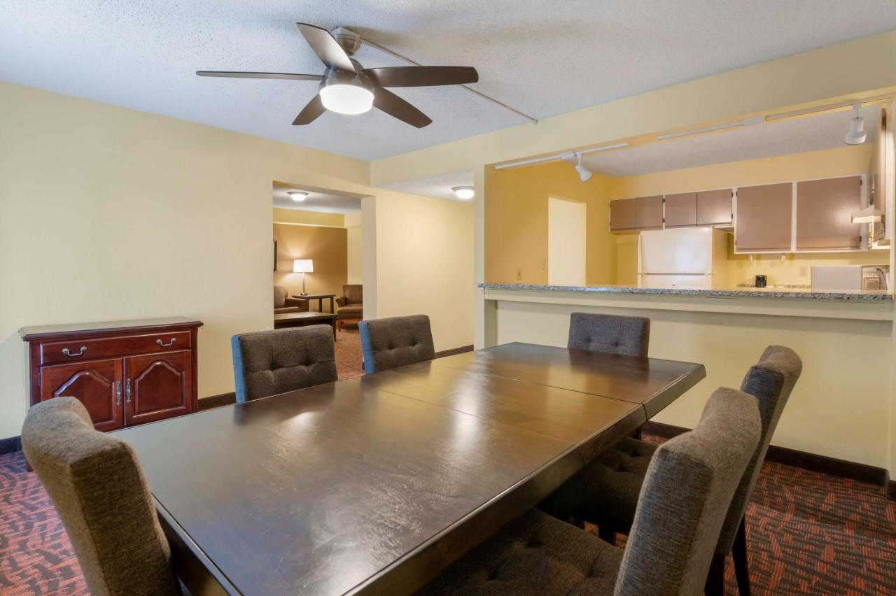 Best Western Louisville East Inn & Suites Eksteriør bilde