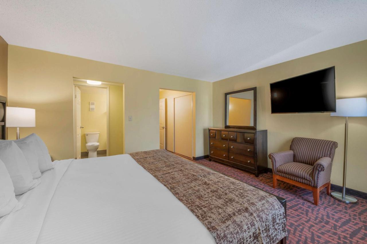 Best Western Louisville East Inn & Suites Eksteriør bilde