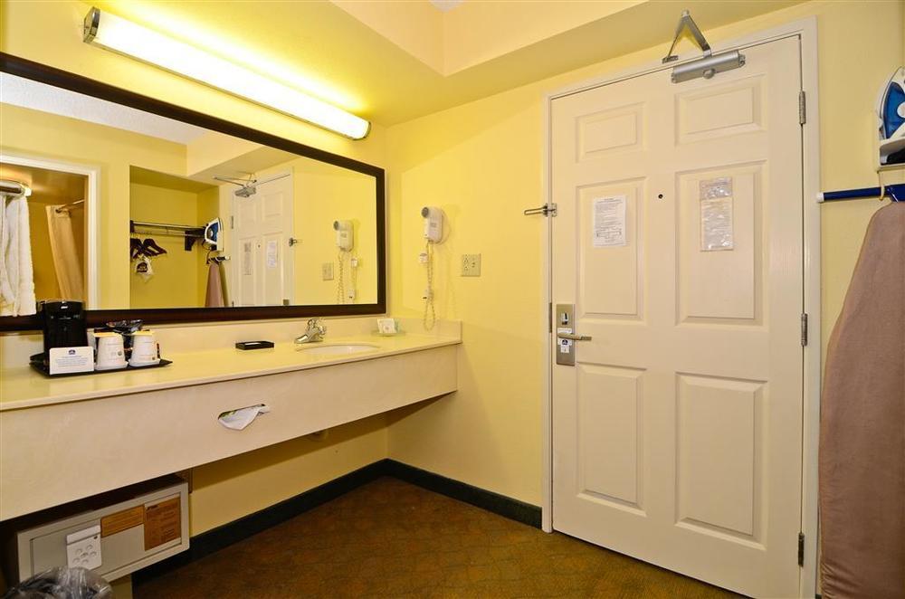 Best Western Louisville East Inn & Suites Rom bilde