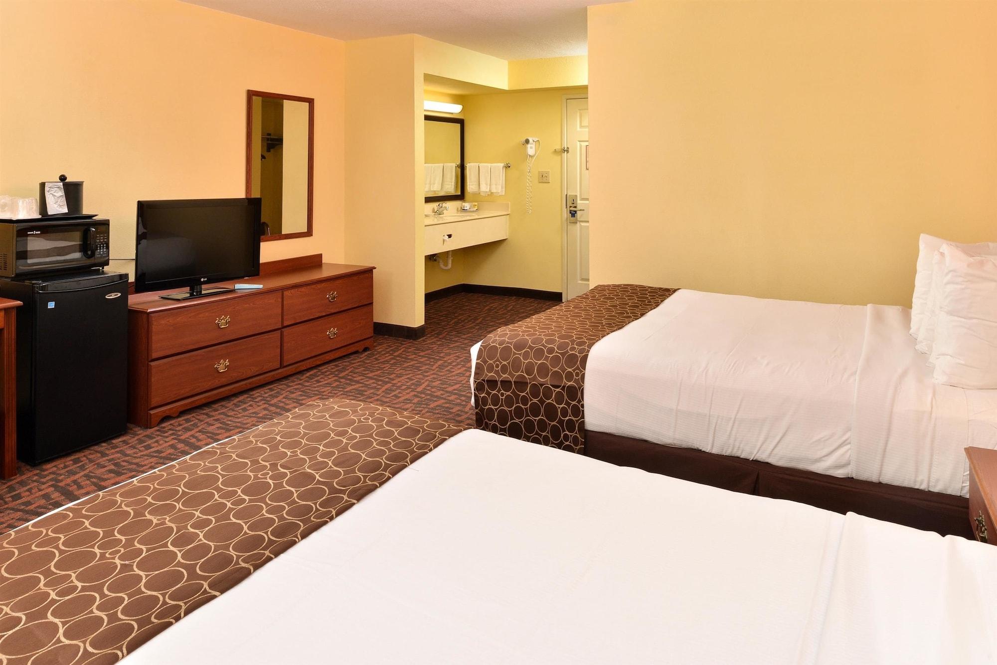 Best Western Louisville East Inn & Suites Eksteriør bilde