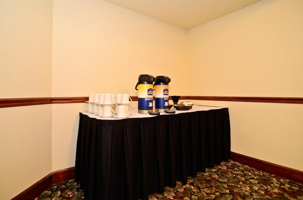 Best Western Louisville East Inn & Suites Eksteriør bilde