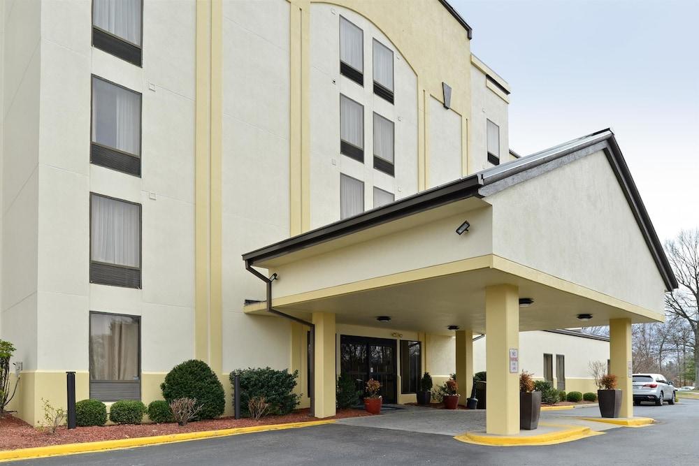 Best Western Louisville East Inn & Suites Eksteriør bilde