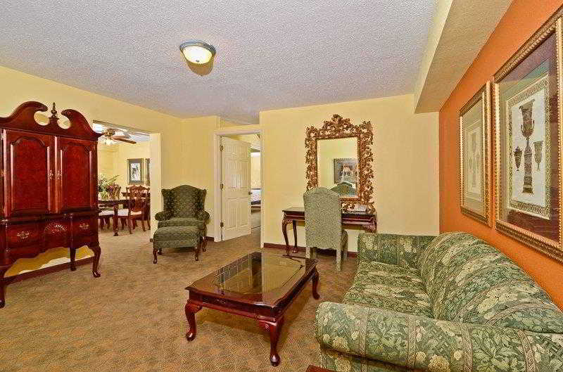 Best Western Louisville East Inn & Suites Eksteriør bilde
