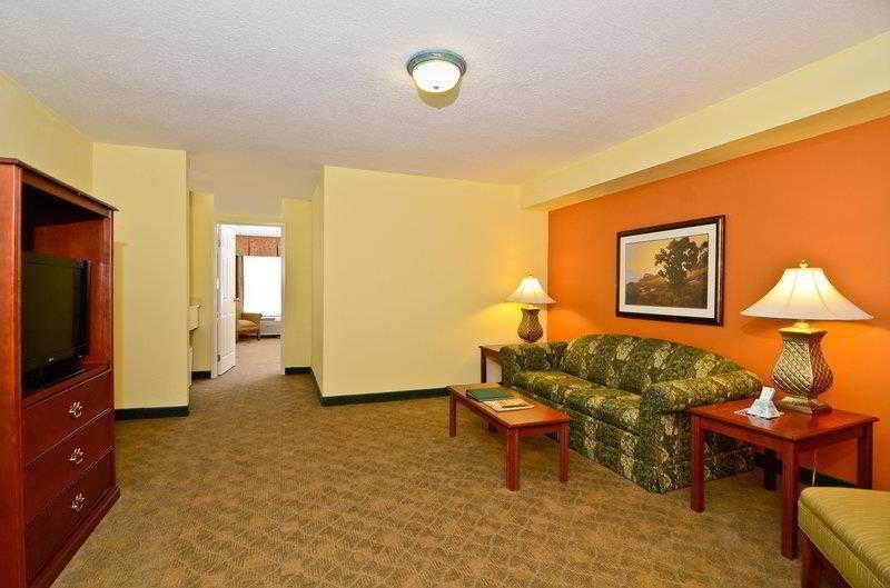 Best Western Louisville East Inn & Suites Eksteriør bilde